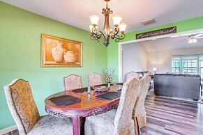 2 Mi to Lake Monticello: Home w/ Large Decks!