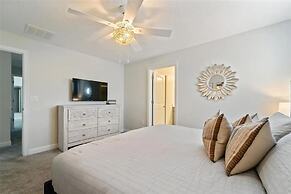 Vibrant 5Bd w Private Pool Waterpark at Storey Lake 4811m