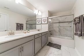 Vibrant 5Bd w Private Pool Waterpark at Storey Lake 4811m