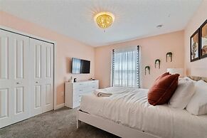 Vibrant 5Bd w Private Pool Waterpark at Storey Lake 4811m