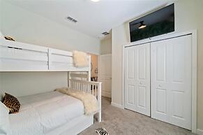 Vibrant 5Bd w Private Pool Waterpark at Storey Lake 4811m