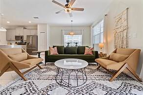 Vibrant 5Bd w Private Pool Waterpark at Storey Lake 4811m