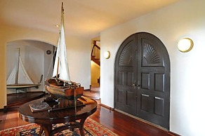 Bluffside Cove by Rove Beachfront w Pool Sauna