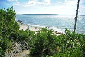 Bluffside Cove by Rove Beachfront w Pool Sauna
