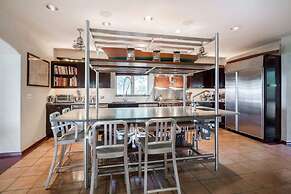 Bluffside Cove by Rove Beachfront w Pool Sauna