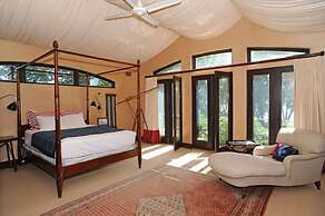 Bluffside Cove by Rove Beachfront w Pool Sauna