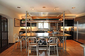 Bluffside Cove by Rove Beachfront w Pool Sauna