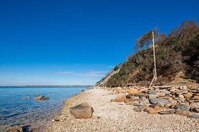 Bluffside Cove by Rove Beachfront w Pool Sauna