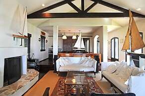 Bluffside Cove by Rove Beachfront w Pool Sauna