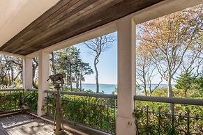 Bluffside Cove by Rove Beachfront w Pool Sauna