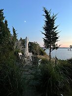 Bluffside Cove by Rove Beachfront w Pool Sauna