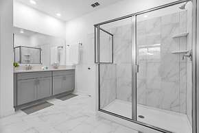 Luxury 9BR Getaway Pool Theater Theme Rooms