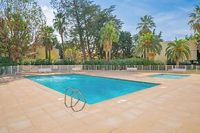 Les 15 Pins & La Mer