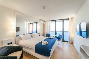 Eleven Way Apartments