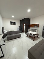 Periférico Bodega con Departamento A