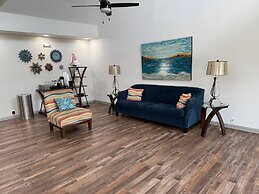 Brentwood Inn & Suites