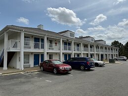 Brentwood Inn & Suites