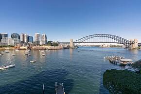 Sydney Harbourside Apartment