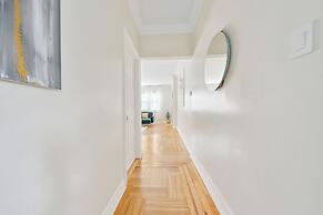 3BR Luxury Retreat with Easy Parking
