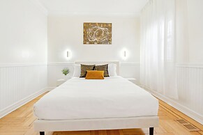 3BR Luxury Retreat with Easy Parking