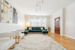 3BR Luxury Retreat with Easy Parking