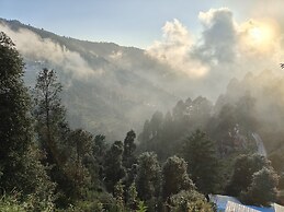 Himwanderer Camps and Cottages Pangot