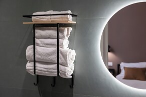 Style & Stone Guest House