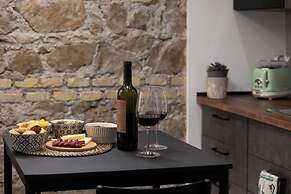 Style & Stone Guest House