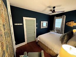 Charming Coastal Retreat