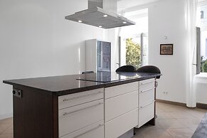 Perfect 7BR Stay Near Hauptbahnhof