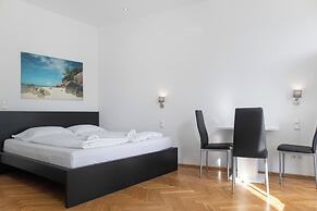 Perfect 7BR Stay Near Hauptbahnhof