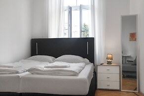 Perfect 7BR Stay Near Hauptbahnhof
