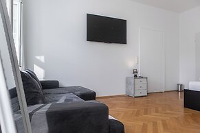 Perfect 7BR Stay Near Hauptbahnhof