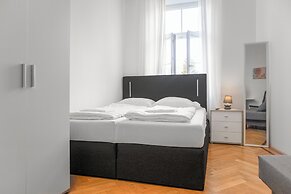 Perfect 7BR Stay Near Hauptbahnhof