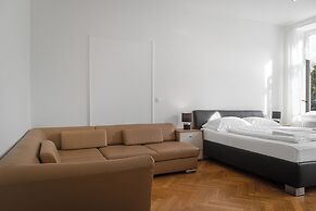 Perfect 7BR Stay Near Hauptbahnhof