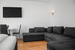 Perfect 7BR Stay Near Hauptbahnhof