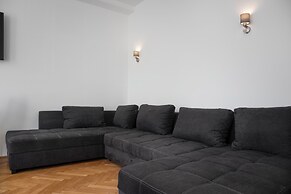 Perfect 7BR Stay Near Hauptbahnhof