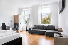 Perfect 7BR Stay Near Hauptbahnhof
