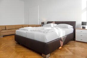 Perfect 7BR Stay Near Hauptbahnhof