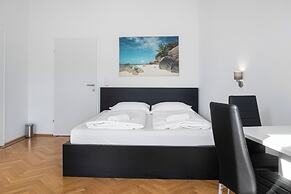 Perfect 7BR Stay Near Hauptbahnhof