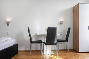 Perfect 7BR Stay Near Hauptbahnhof