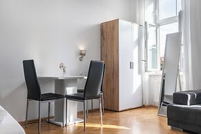 Perfect 7BR Stay Near Hauptbahnhof