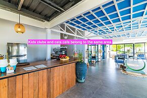 BJ&Radisson SeaView Hotel