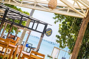 BJ&Radisson SeaView Hotel