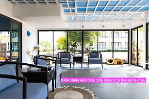 BJ&Radisson SeaView Hotel