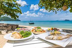 BJ&Radisson SeaView Hotel