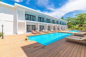 BJ&Radisson SeaView Hotel