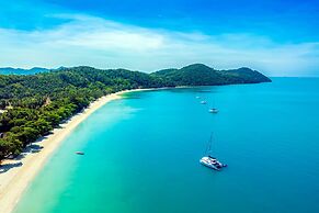 BJ&Radisson SeaView Hotel