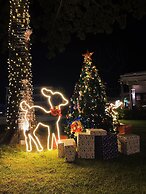 BJ&Radisson SeaView Hotel