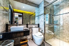 BJ&Radisson SeaView Hotel